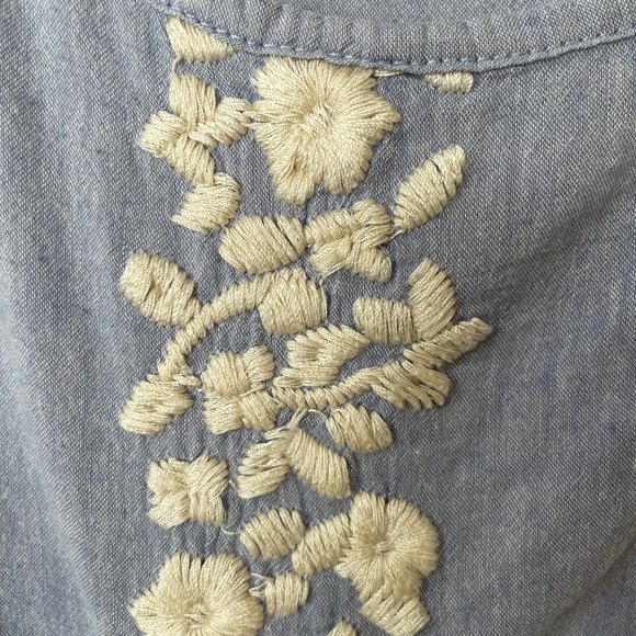 Fresh Produce Organic Cotton Floral Embroidered Top Made in USA - Picture 3 of 11